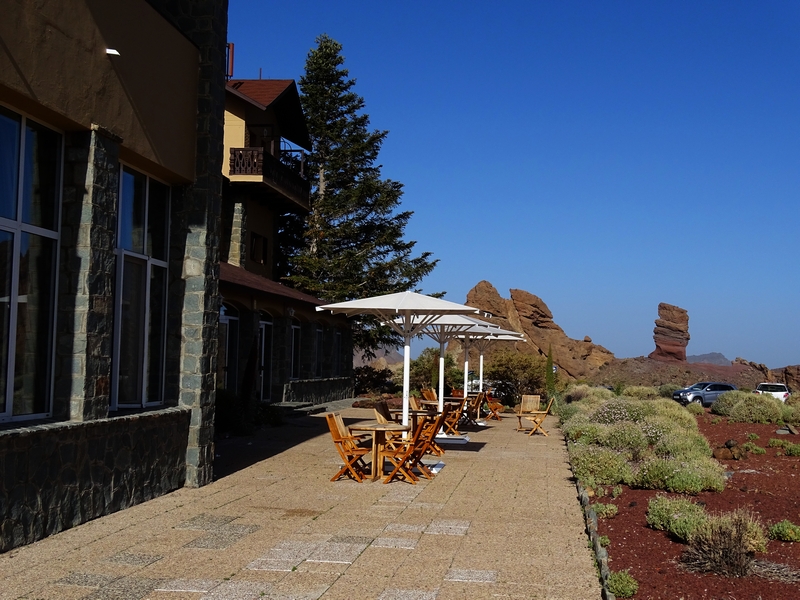Blick von der Terrasse des Hotels Parador auf die Roques de Garcia